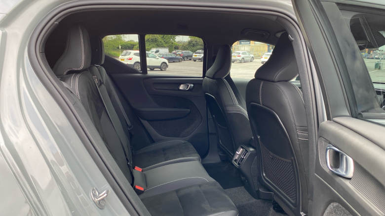 Volvo XC40 2.0 B3P Plus Dark 5dr Auto Petrol Estate